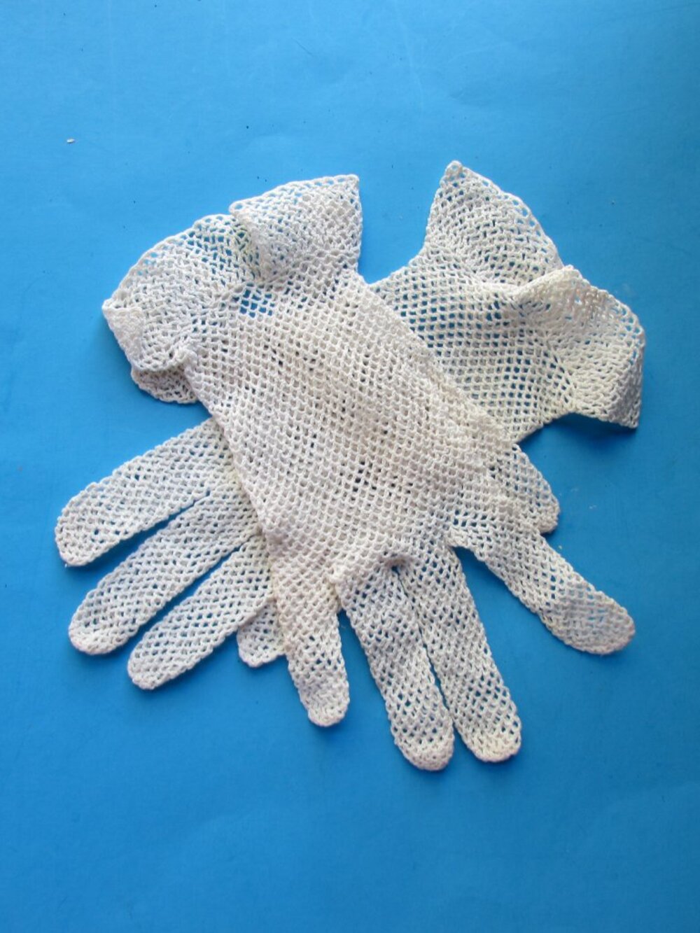 Vintage Open Weave Knit White Gloves